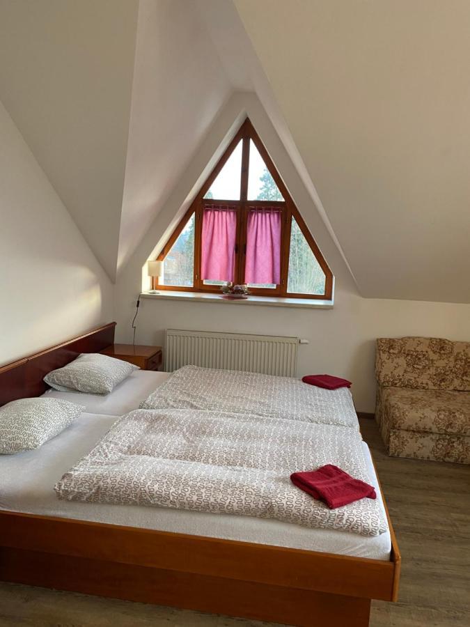 Hôtel Restaurace U Vlkové à Kamenice Extérieur photo